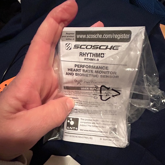 Orangetheory OTbeat Flex Armband Heart Rate Monitor With Charger - Picture 3 of 4